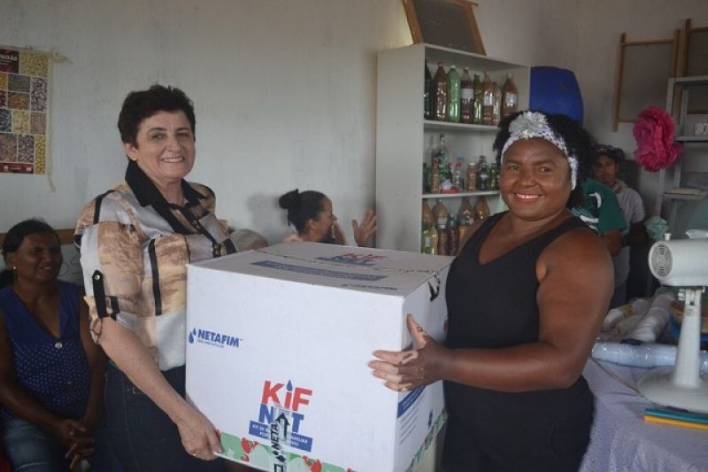 Prefeitura de Piranhas realiza entrega de kits de irrigação