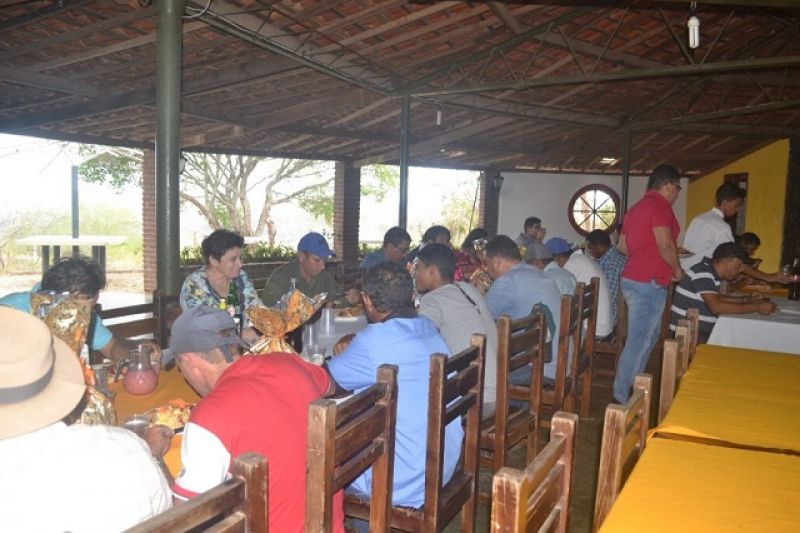 Prefeitura de Piranhas realiza reunião em prol da agricultura familiar