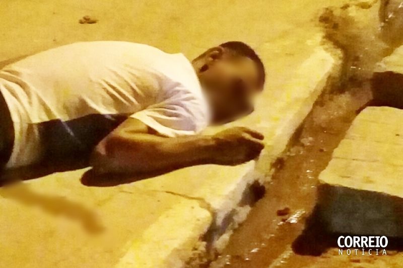 Homem morre depois de ser alvejado com vários tiros em via pública de São José da Tapera