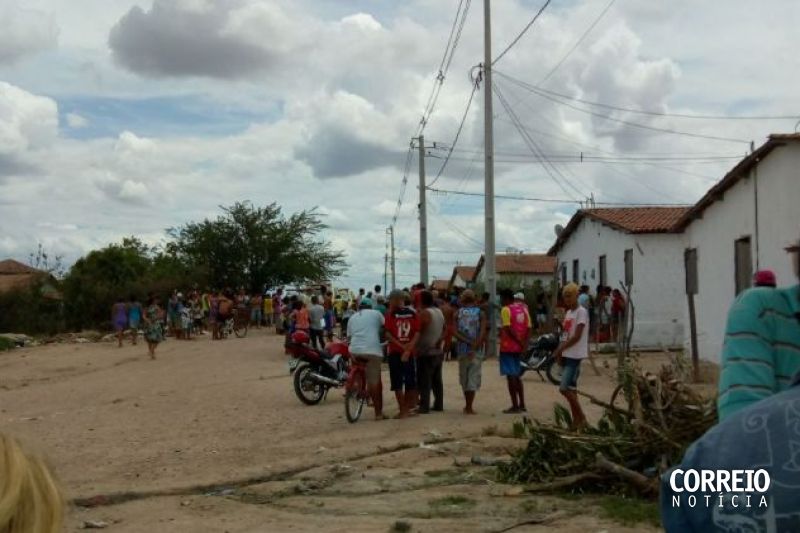 Tiroteio nas 369 casas deixa duas pessoas feridas em Delmiro Gouveia