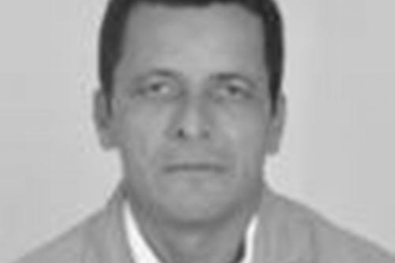 Suplente toma posse na vaga de vereador cassado e preso por homicídio em Palestina