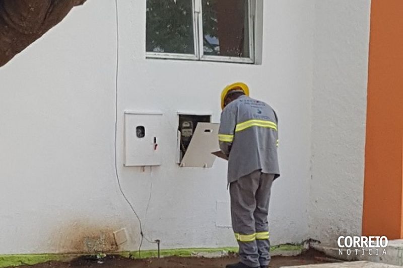 Eletrobras corta fornecimento de energia da sede da Prefeitura de Delmiro Gouveia