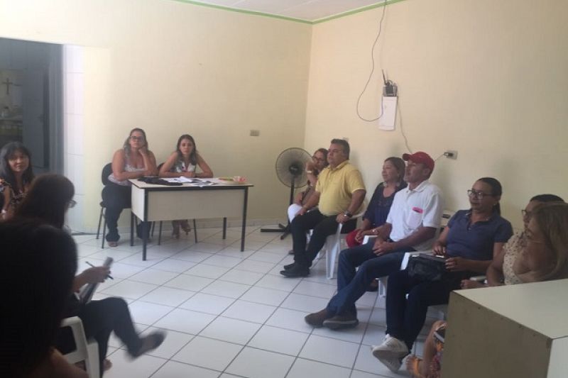 Prefeito se reúne com profissionais da educação para traçar avanços