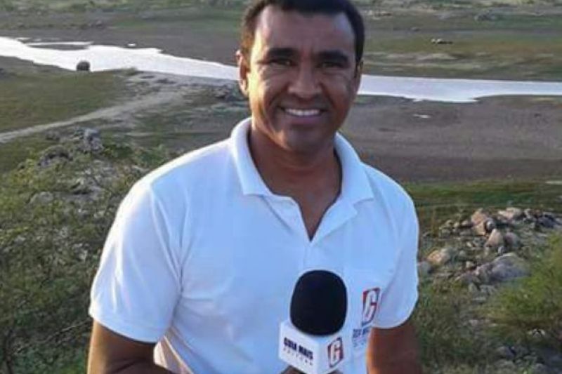 Repórter e dono de site é raptado em frente de casa e baleado em Delmiro Gouveia