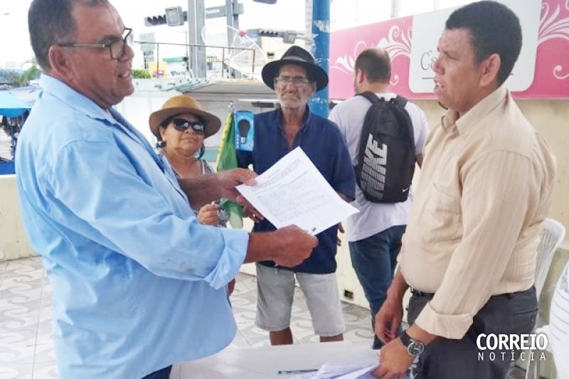 Depois de votar a favor, vereador Kinho assina abaixo-assinado contra taxa de iluminação