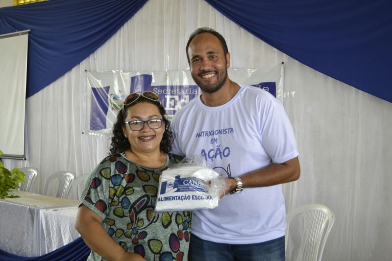 Merendeiras das Escolas Municipais de Canapi recebem Treinamento