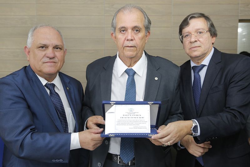 Vice-presidente do Tribunal de Justiça é homenageado com título de cidadão de Dois Riachos