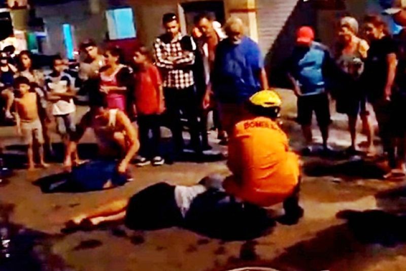 Acidente deixa duas pessoas feridas em frente ao Grupamento dos Bombeiros em Santana