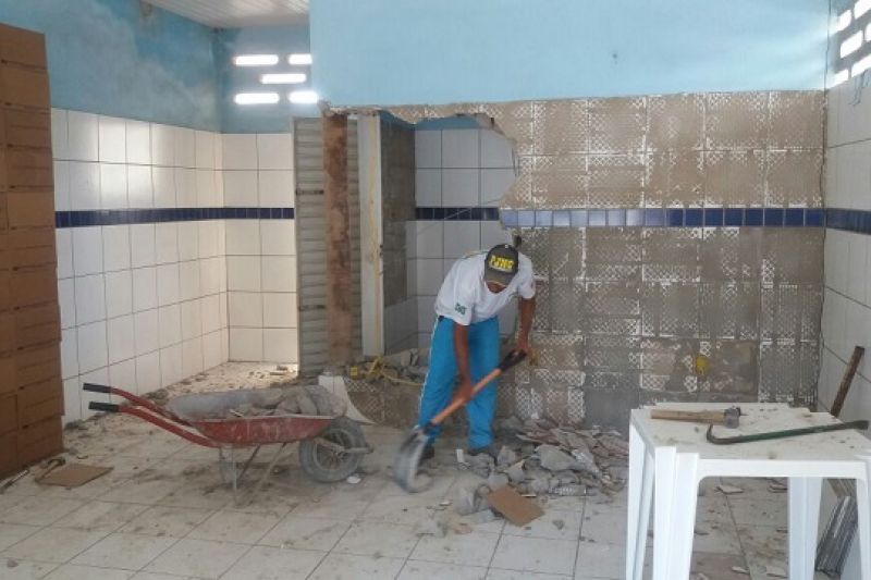 Prefeitura de Canapi: Farmácia Municipal passa por reforma