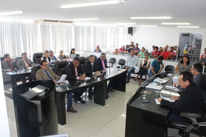 Parlamentares apresentam projetos que focam no desenvolvimento do município