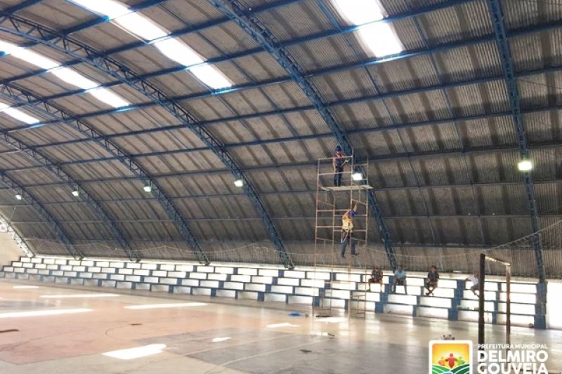 Departamento de Esportes inicia manutenção na iluminação dos ginásios de esportes