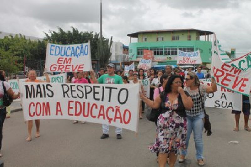 Proposta de 4% de reajuste salarial é rejeitada por professores de Delmiro Gouveia