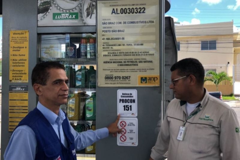 Procon inicia fiscalização nos postos de combustível em Alagoas para combater abusos