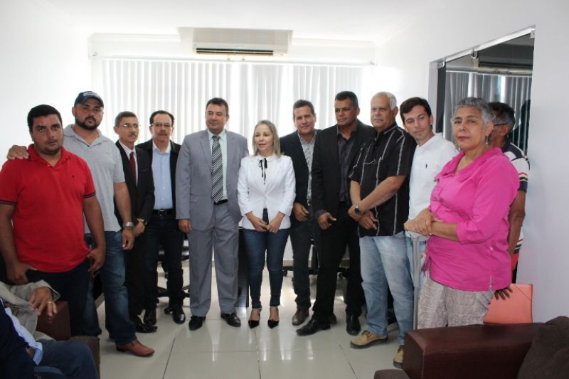 Donos de veículos locados à Prefeitura pedem ajuda para resolução de pagamentos atrasados