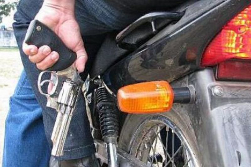 Nora de cantor é rendida e assaltada ao chegar em casa em Santana do Ipanema