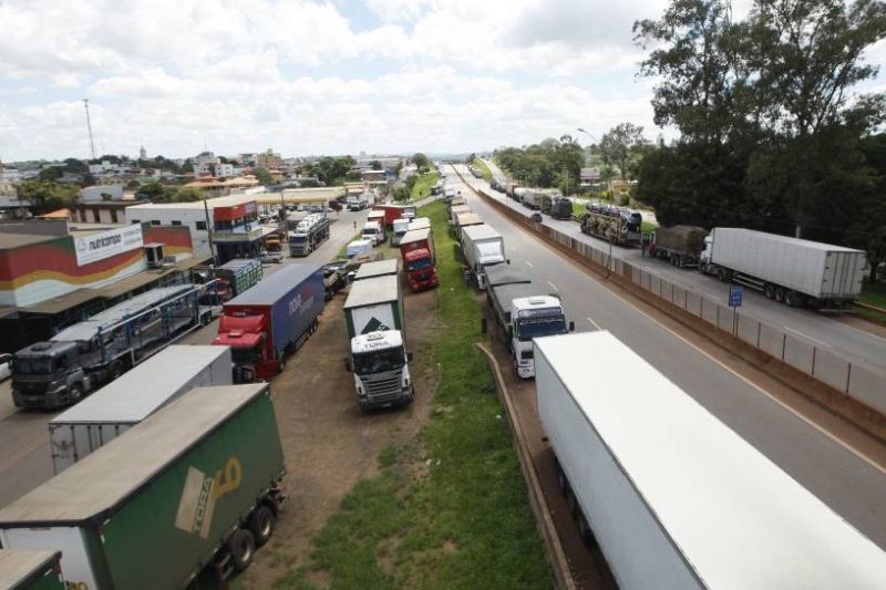 Se a paralisação dos caminhoneiros era ilegítima, por que o governo cedeu?
