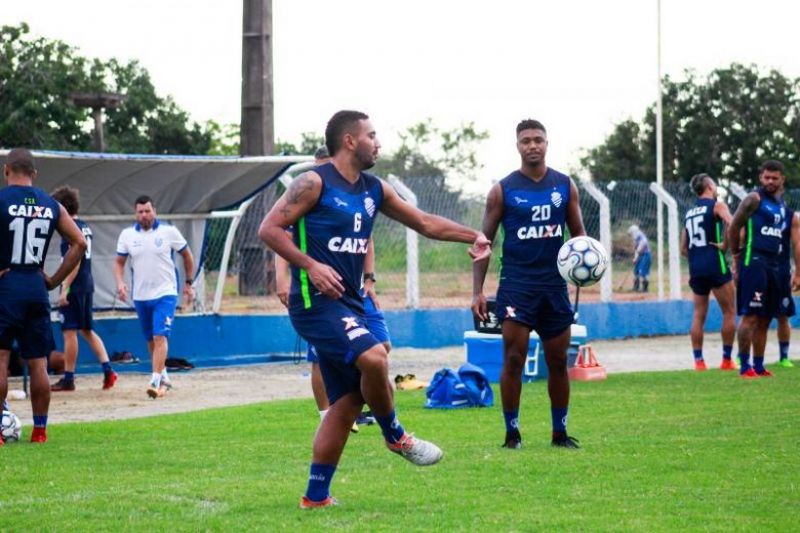 Sem Walter, CSA embarca para enfrentar o Vila Nova em Goiânia