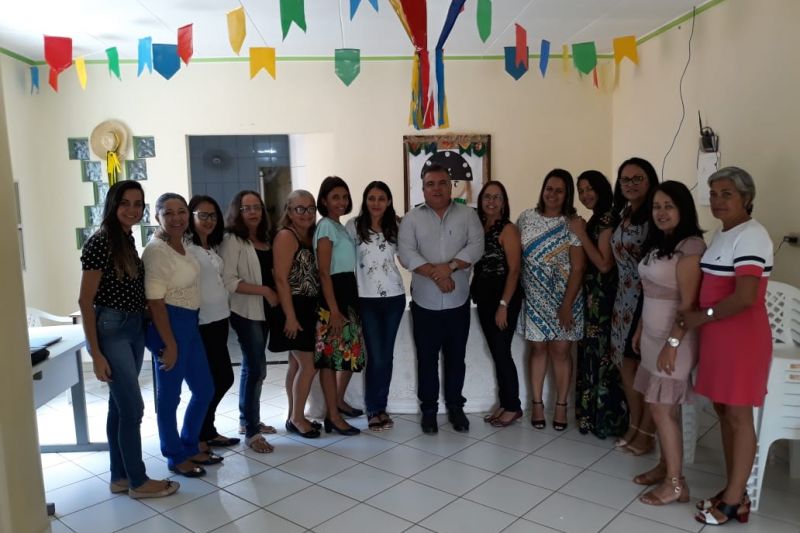 Diretores e Diretores Adjuntos da rede de ensino municipal de Pariconha tomam posse