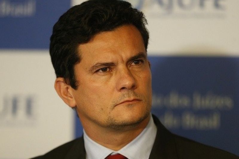 Moro deve selecionar homenagens com mais cuidado