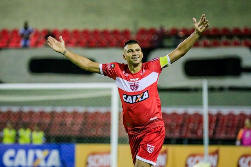 CRB encerra preparação com retorno do artilheiro Neto Baiano para o clássico