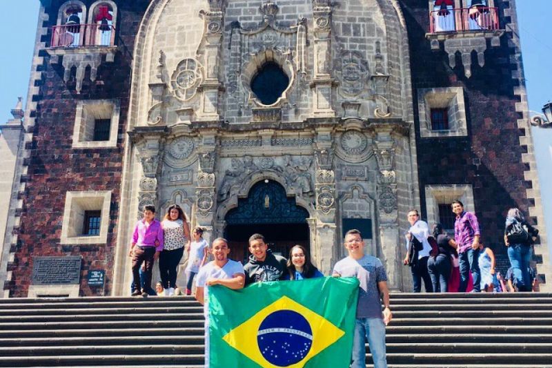 Após conquistar prêmio no Paraguai, alunos de Santana apresentam projeto no México