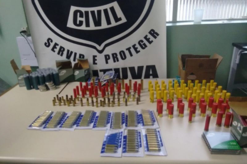 Vereador suspeito de vender munição em mercadinho é considerado foragido