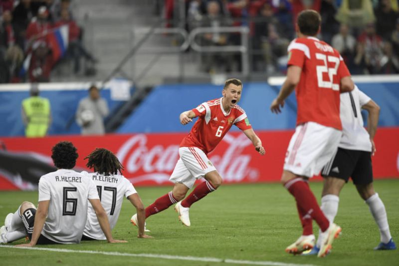 Rússia resolve em 15 minutos, vence o Egito e fica muito perto das oitavas