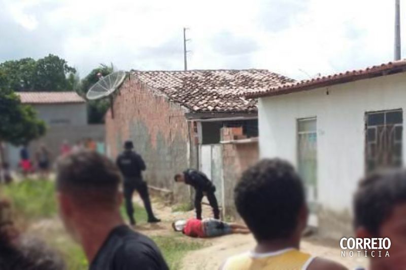 Adolescente morre e duas mulheres ficam feridas durante tiroteio em Delmiro Gouveia