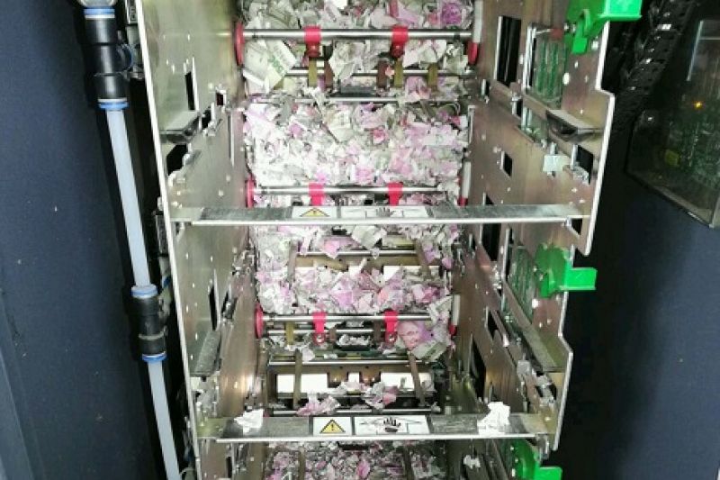 Ratos destroem mais de R$ 66 mil em caixa eletrônico na Índia
