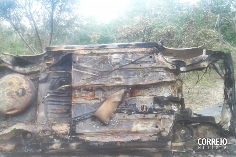 Carro roubado durante festa em Mata Grande é encontrado carbonizado em Delmiro Gouveia