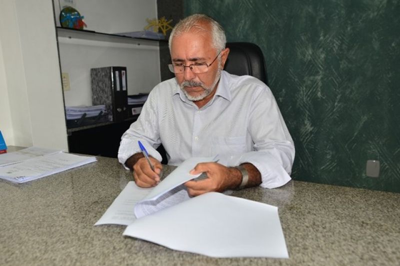 Com objetivo de melhorar a gestão, Padre Eraldo nomeia cinco novos secretários