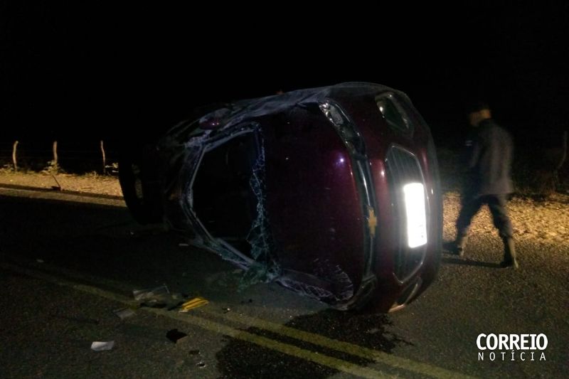 Mulher que viajava de Maceió para Paulo Afonso sofre acidente com carro em Delmiro Gouveia