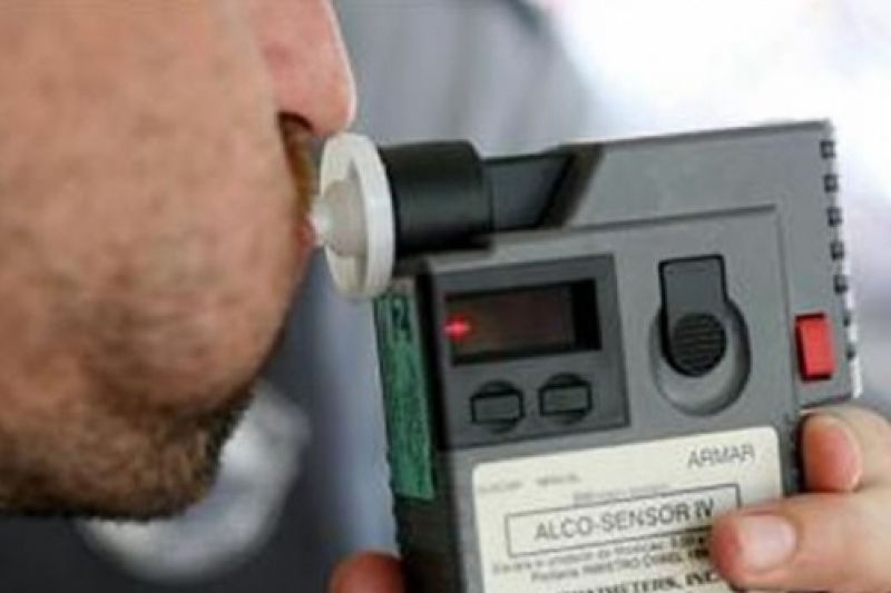 Homem embriagado é preso pela PRF ao ser flagrado fazendo zigue-zague em rodovia do Sertão