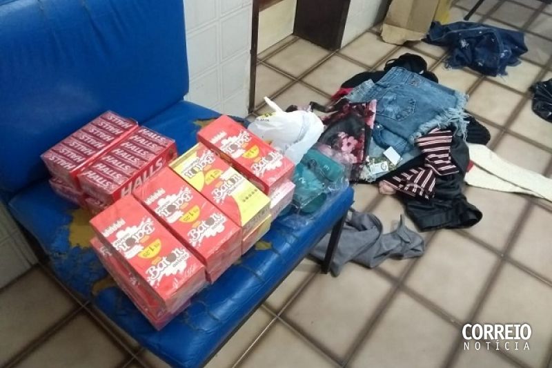 Mãe e filhos são presos suspeitos de furtar lojas e farmácia em Delmiro Gouveia e Inhapi
