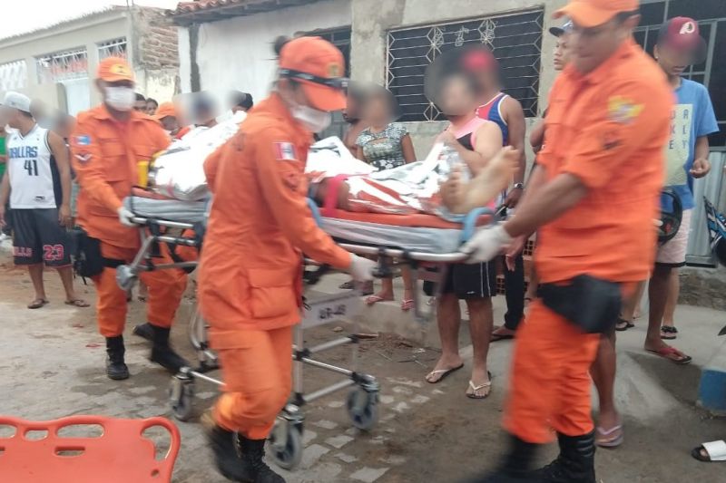 Atentado à bala deixa três pessoas feridas próximo a cemitério em Delmiro Gouveia