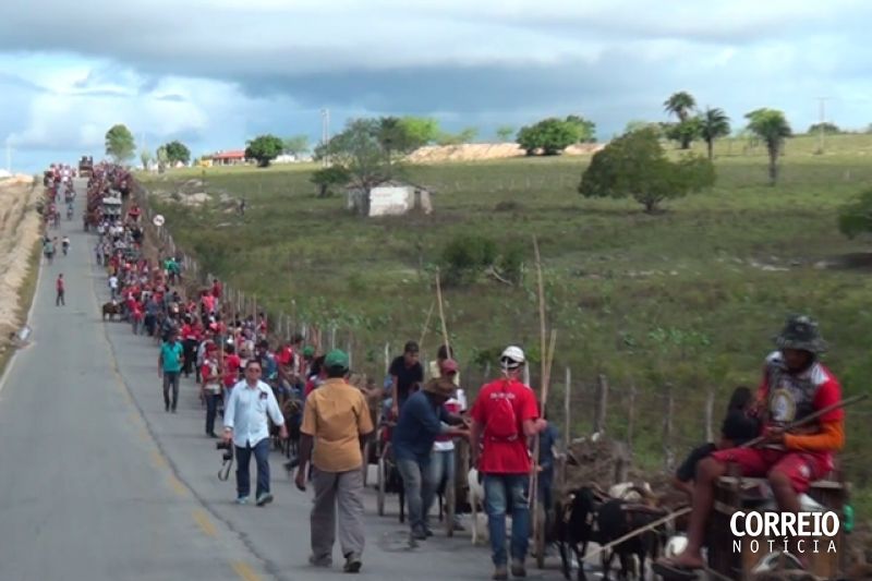 Centenas de carreiros participam da 10ª edição da Festa do Carro de Boi em Inhapi