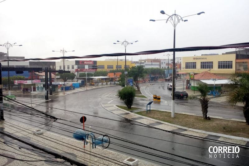 Criminosos aproveitam que moradores saem para trabalhar e invadem casa em Delmiro Gouveia