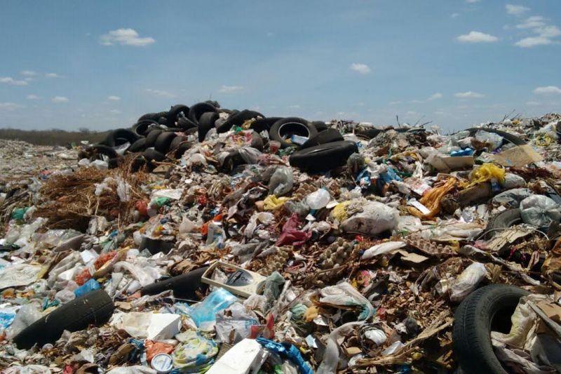 Área degrada onde funcionava antigo lixão de Olho D'água das Flores deverá ser recuperada