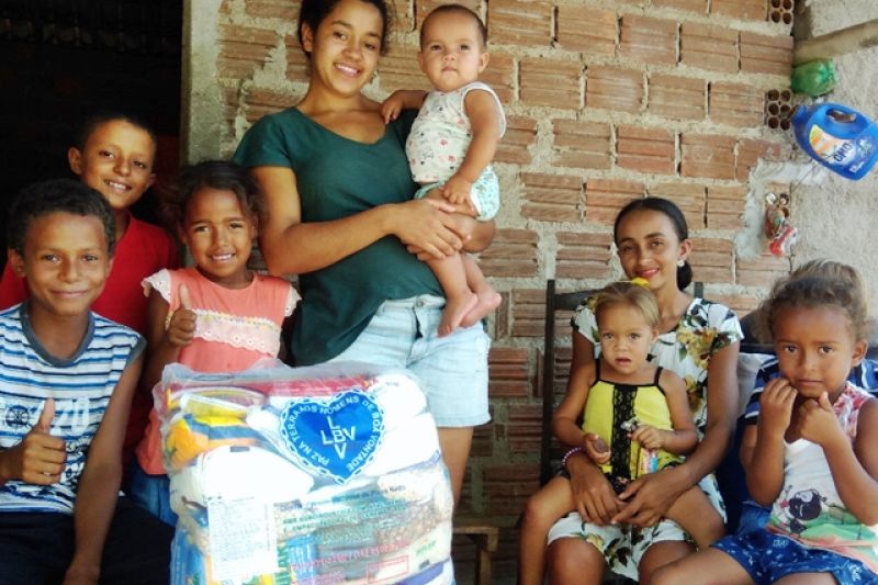 300 famílias da zona rural de Senador Rui Palmeira serão contempladas com cestas básicas