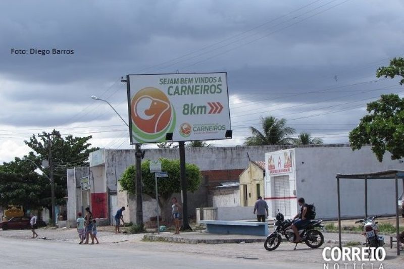 Juiz dá 15 dias para Carneiros retirar