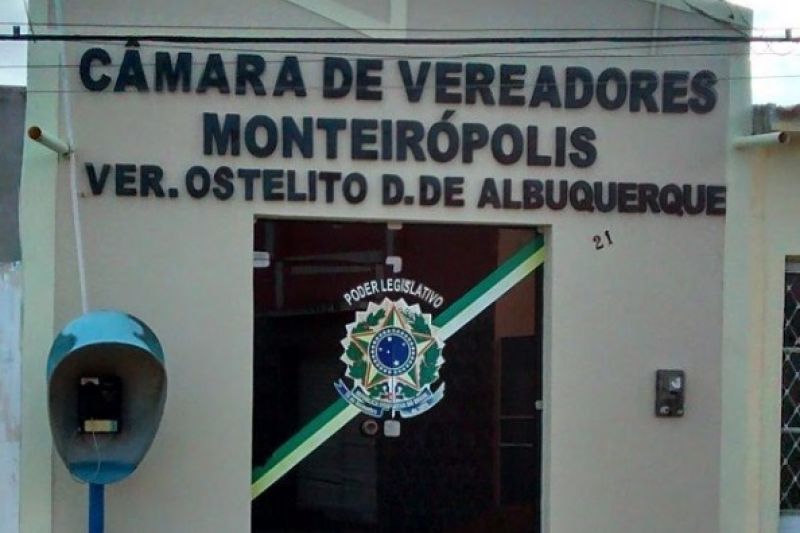 Monteirópolis: vereadores denunciam falta de remédios, ambulância e transporte escolar