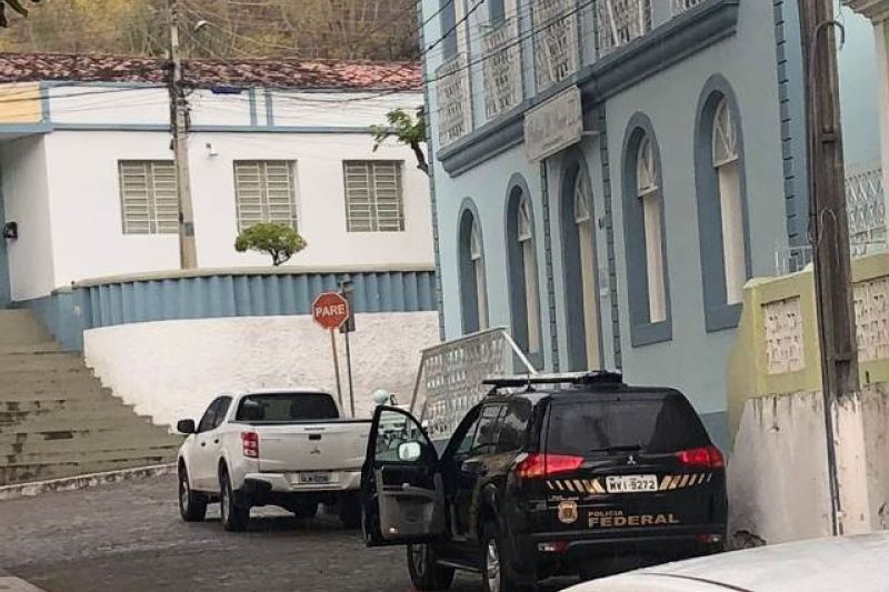 PF realiza operação para apreender documentos da gestão de Mellina Freitas em Piranhas