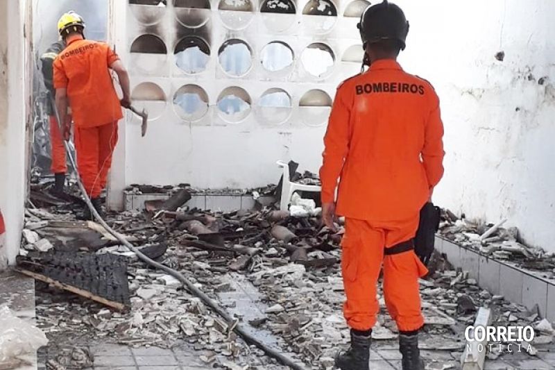 Corpo de Bombeiros é acionado para controlar incêndio em funerária de Delmiro Gouveia
