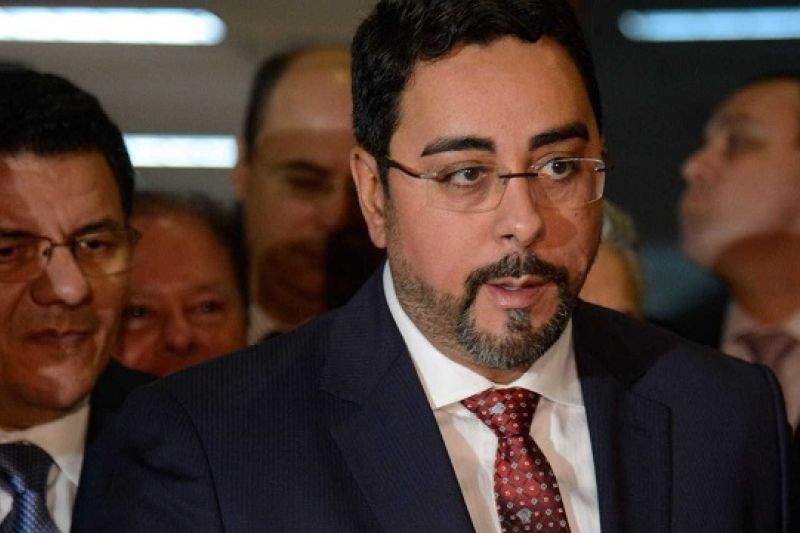 Juiz da Lava Jato do RJ curte posts de Bolsonaro, apaga e nega apoio