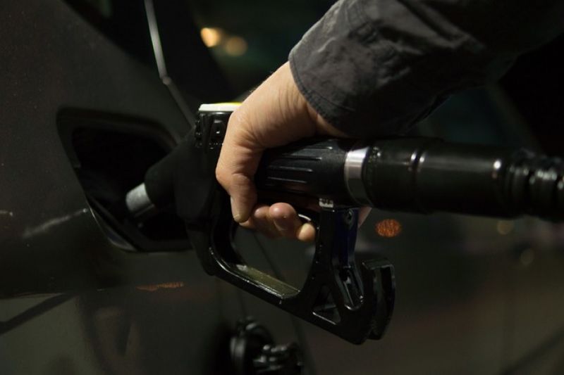 Gasolina sobe em 25 Estados e no DF, mas recuou em Alagoas, diz ANP