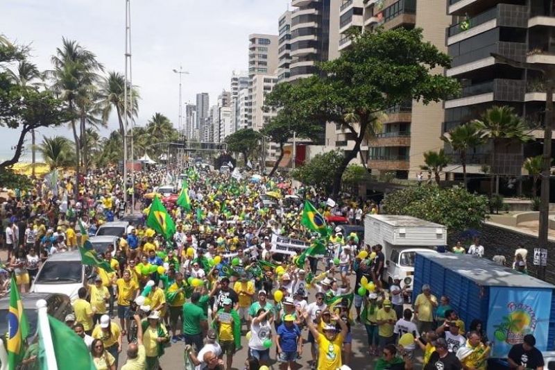 OAB diz que música cantada em marcha pró Bolsonaro incita ódio, violência e preconceito