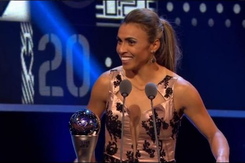 Alagoana Marta, de Dois Riachos, é eleita melhor jogadora do mundo pela sexta vez
