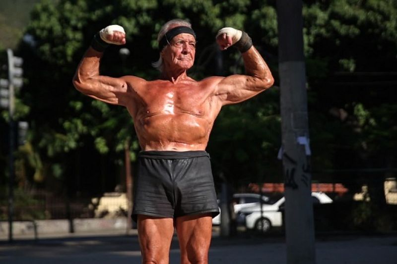 'Rocky Balboa da Tijuca', francês de 79 anos treina 5h por dia: 'Tenho estilo do Stallone'