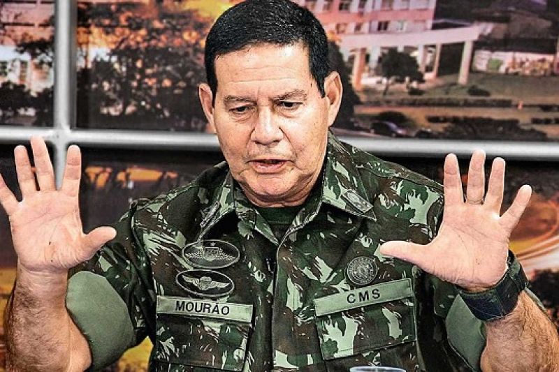 Mourão volta a criticar 13º salário e diz que com ele 'todos são prejudicados'