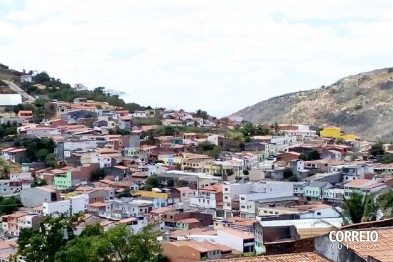 Contratada por R$ 490 mil, empresa de Delmiro vai construir casas populares em Água Branca